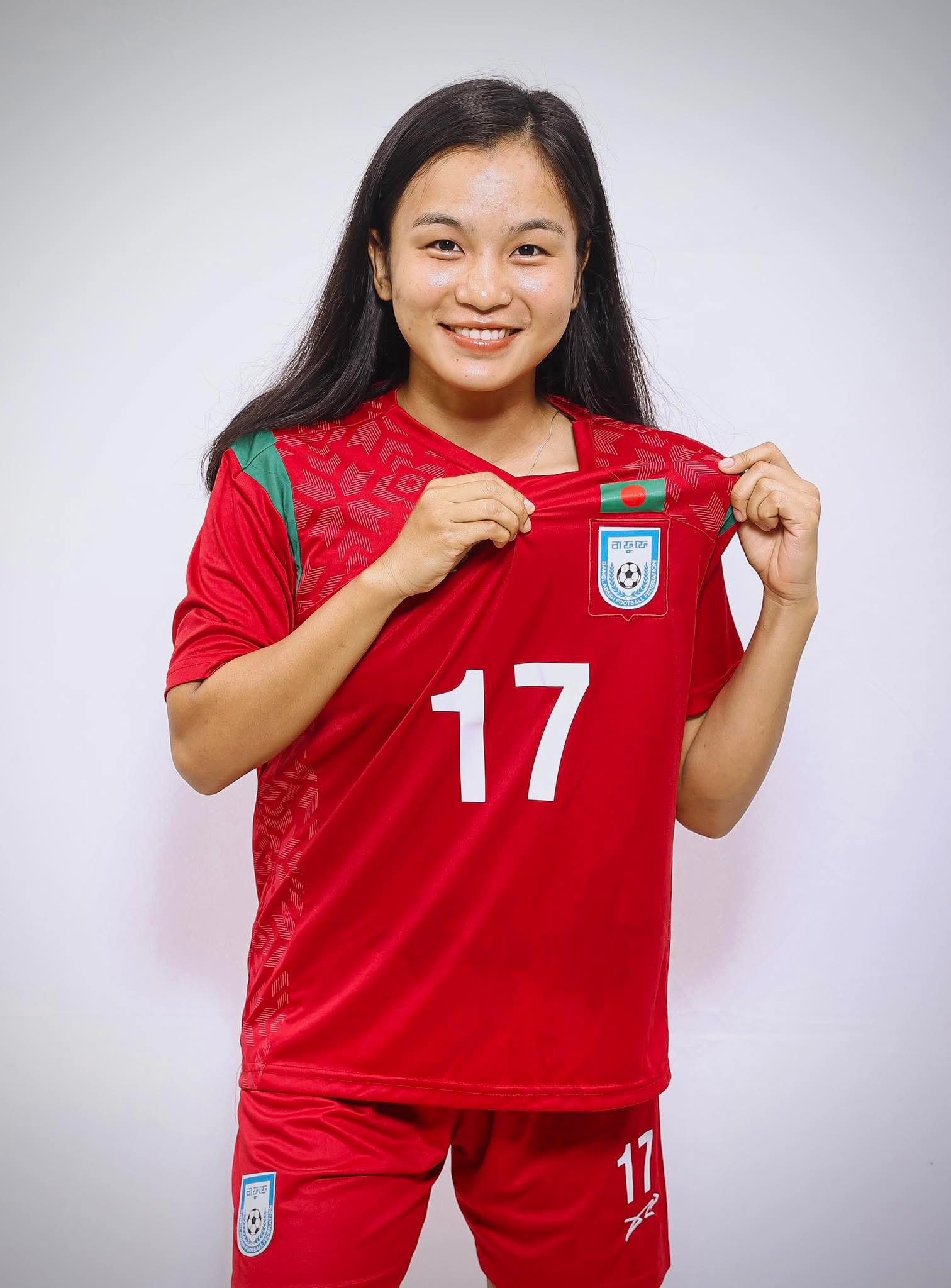 বিসিবির বিশেষ উদ্যোগ,নারী ফুটবলার ঋতুপর্ণার জন্য নতুন বাড়ি